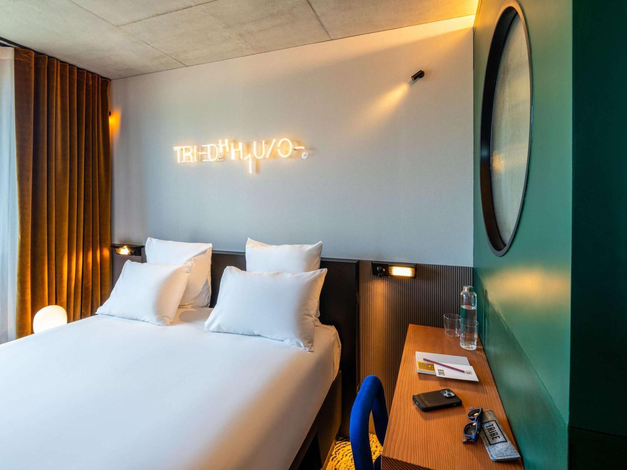 Hotel Tribe Paris Clichy Esterno foto