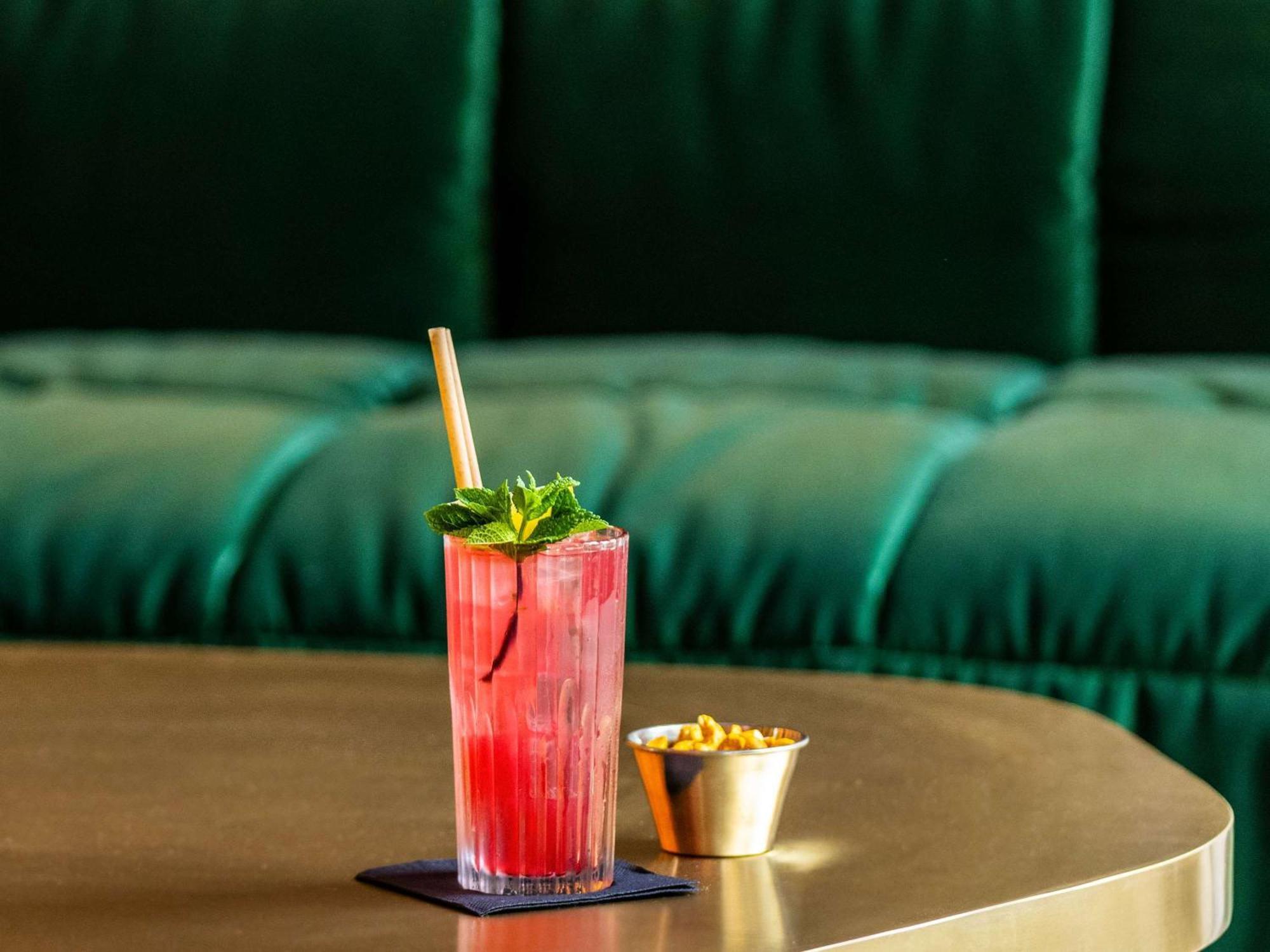 Hotel Tribe Paris Clichy Esterno foto