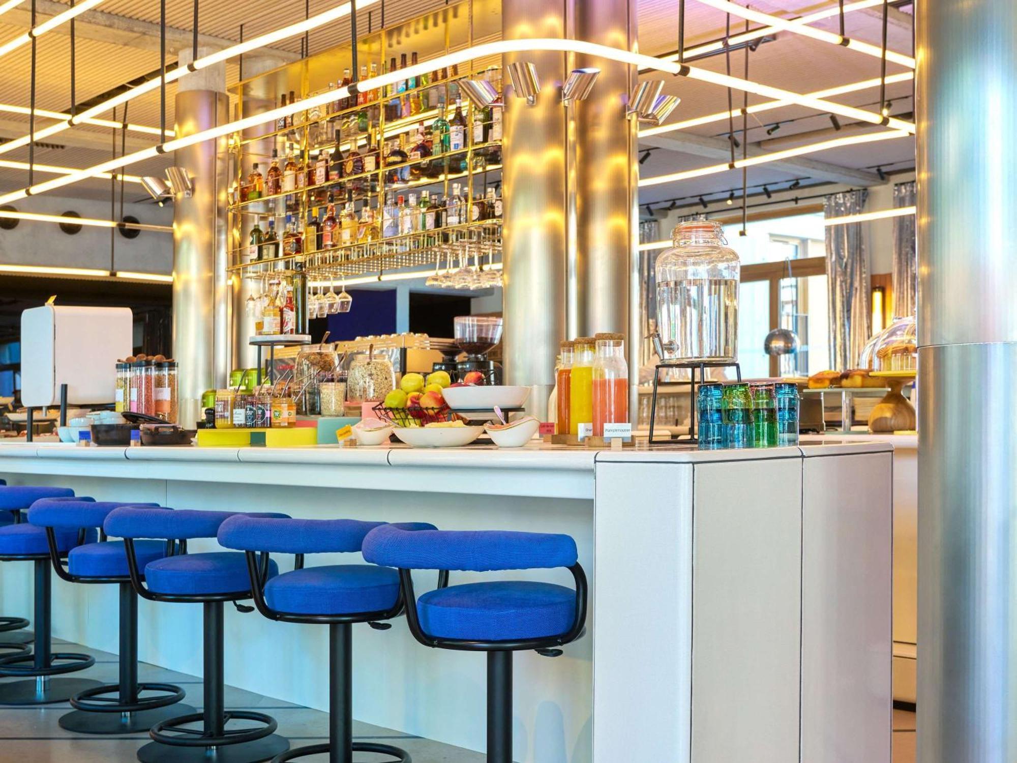 Hotel Tribe Paris Clichy Esterno foto